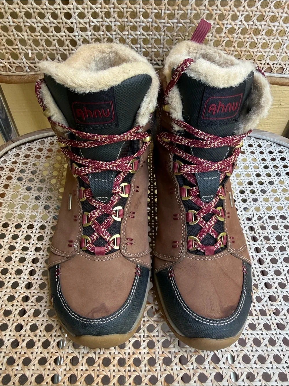 Ahnu Women’s Size 7 Waterproof Hiking Boots eVent Vibram Wool Brown Burgundy